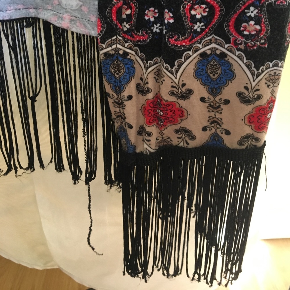 Paisley printed fringe kimono - Picture 2 of 3